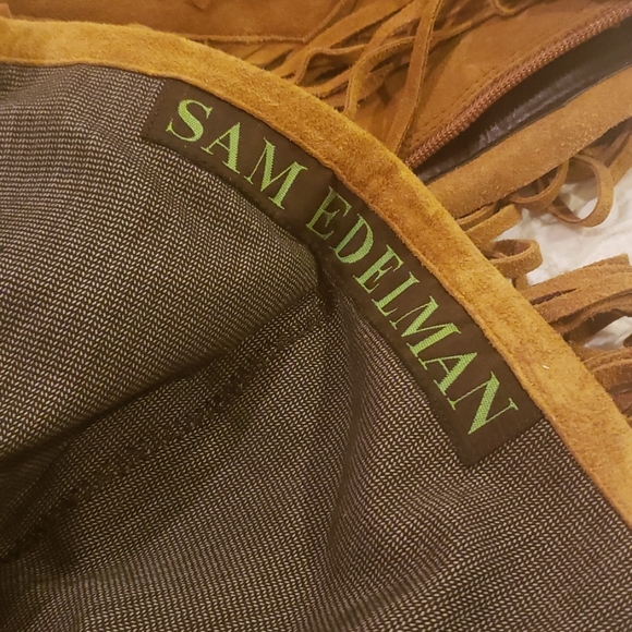 Boots - Picture 2 of 3